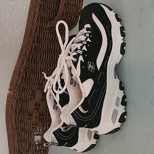 Skechers air cooled memory foam tennis shoes with rhinestones and glitter